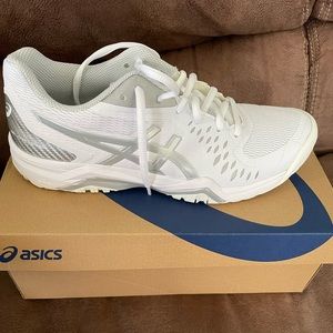 *NWT* womens size 9 ASICS gel challenger 12